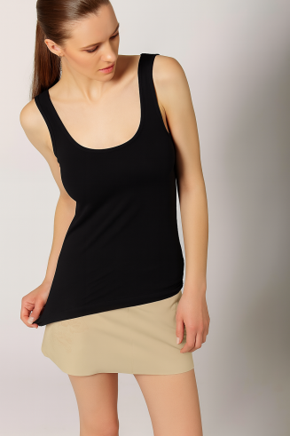 Camiseta negra tirante ancho antibacterias mujer
